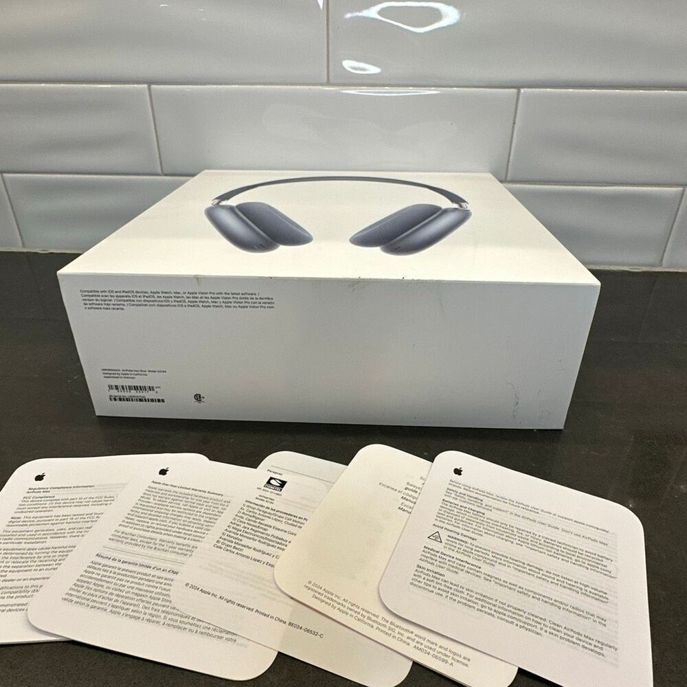 AirPods Max Box - Picture 4 of 7